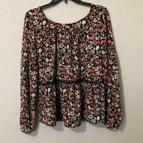 Knox Rose size M Blouse - Picture 5 of 6